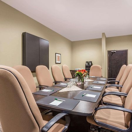 Wingate By Wyndham Regina Hotel Екстериор снимка